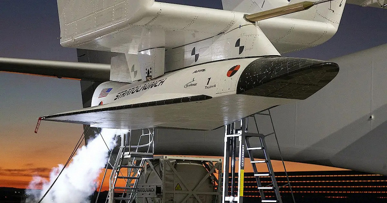 Гиперзвуковая лётная система Stratolaunch снова поднялась в воздух: самый большой в мире самолёт Stratolaunch Roc взлетел с заправленным планером Talon-A